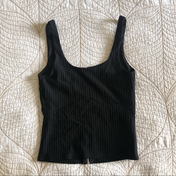 5/$35🍑 DYNAMITE Black Zip Up Tank - Picture 2 of 4
